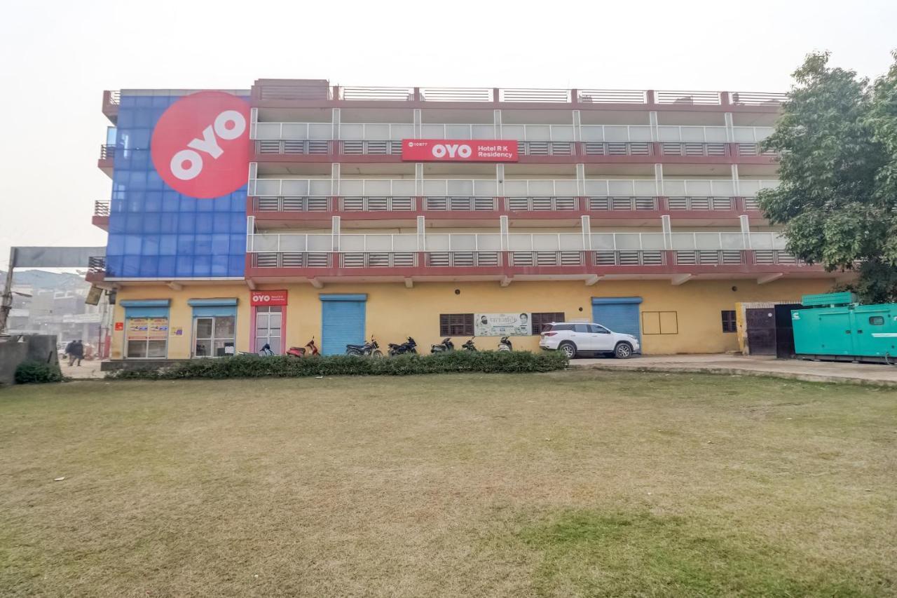 Oyo 10877 호텔 R K 레지던시 구르가온 외부 사진